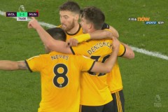 3球痛击+4场白卷！阿森纳一夜登顶，维拉却成笑话，纽卡终于喘口气